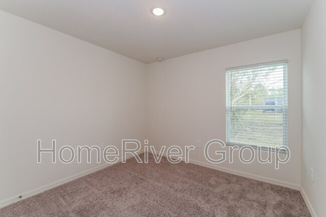 Building Photo - 4166 NW 40th Ave