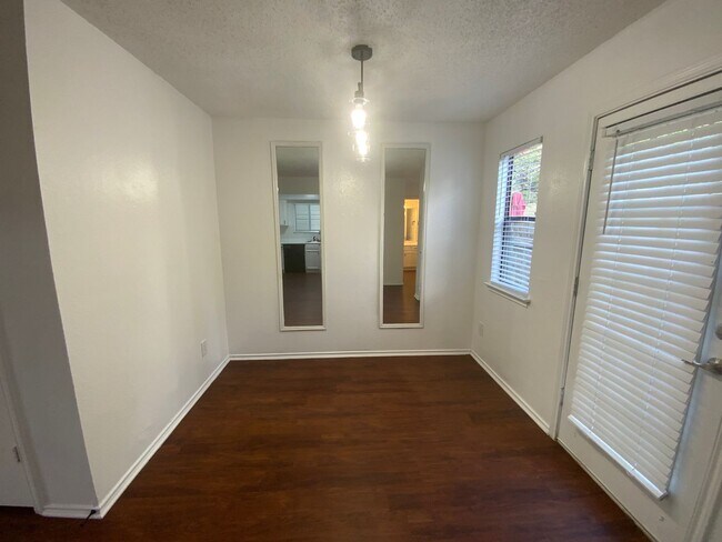 Building Photo - 9611 Woodvale-