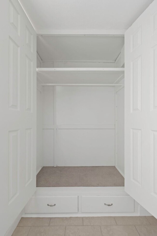 Building Photo - 5148 Tampa Bay Growth Fund 2 LLC