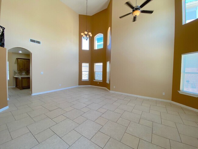 Building Photo - Northeast El Paso/Sandstone Ranch Estates 4 Bed 2.5 Bath Refrig A/C
