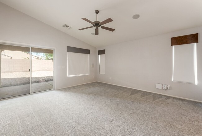 Building Photo - Spacious Floor Plan in Copper Basin