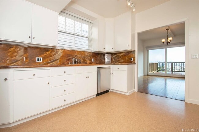 Building Photo - 157 Villa Terrace