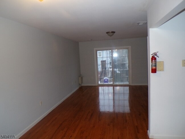 Building Photo - 439 S 11th St