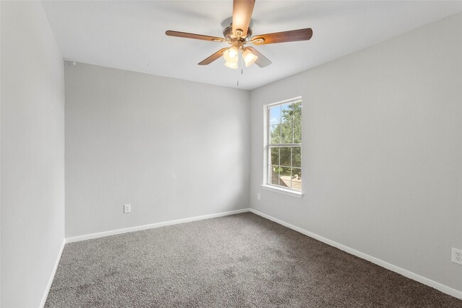 Building Photo - 1198 Stallion Ridge