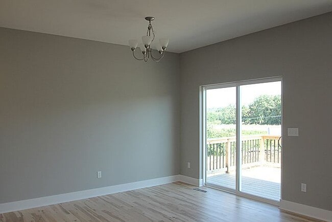 Building Photo - Easy access to Iowa City and beyond