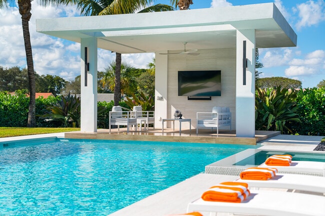 Building Photo - 3521 Glenwood Ct