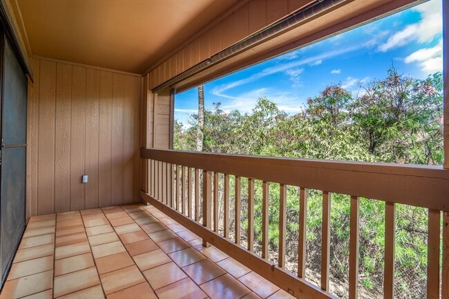 Building Photo - Maui Lani Terraces Studio, Great Mountain View!