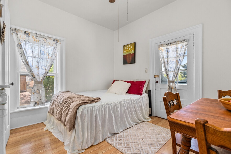 Building Photo - 601 S Walnut St