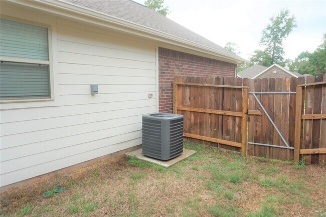 Building Photo - 12950 Shady Grove Ln