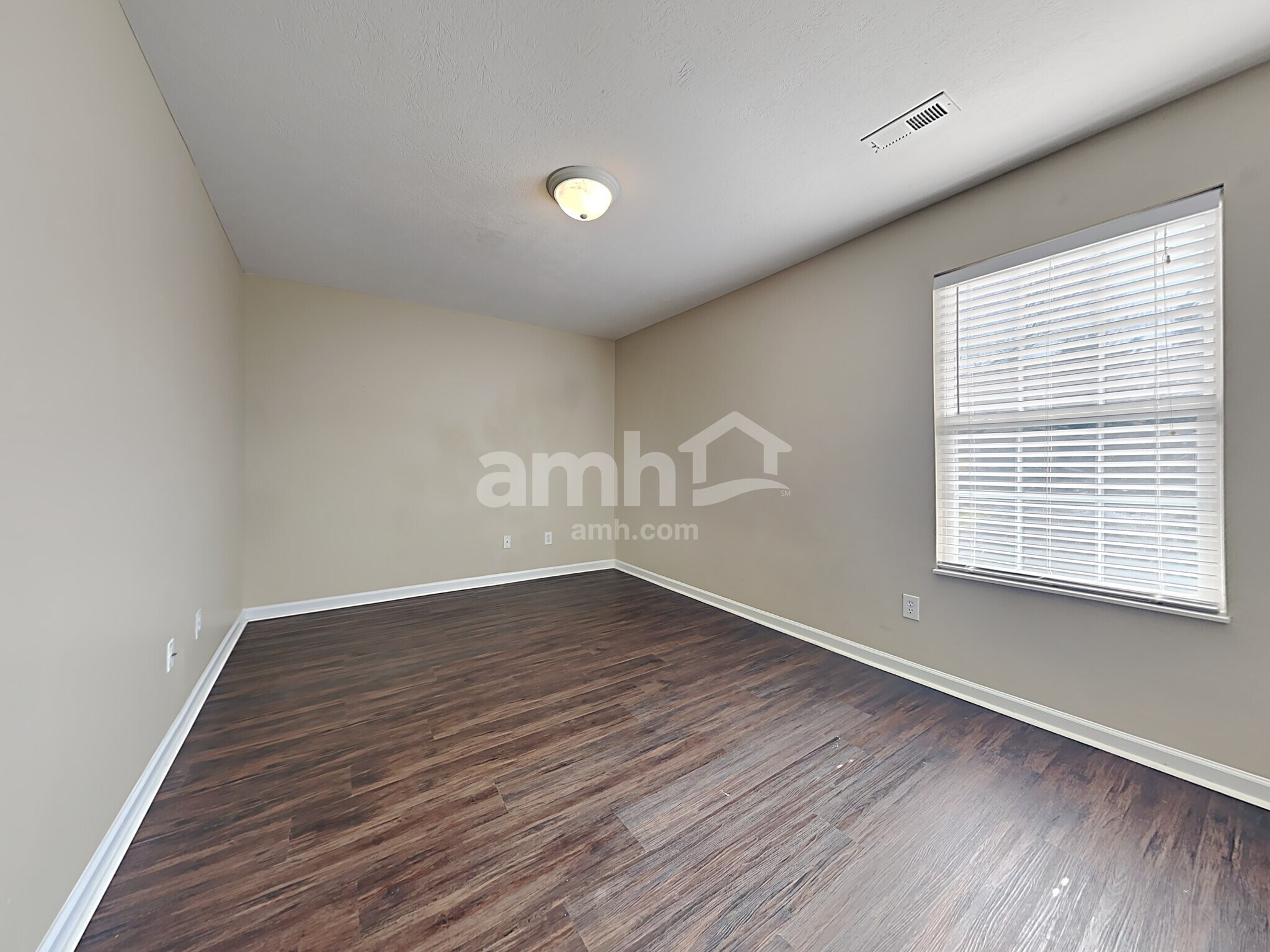 Building Photo - 4449 Oakbank Ln NW