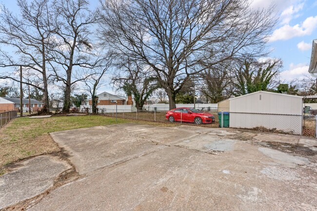 Building Photo - Trek Rentals