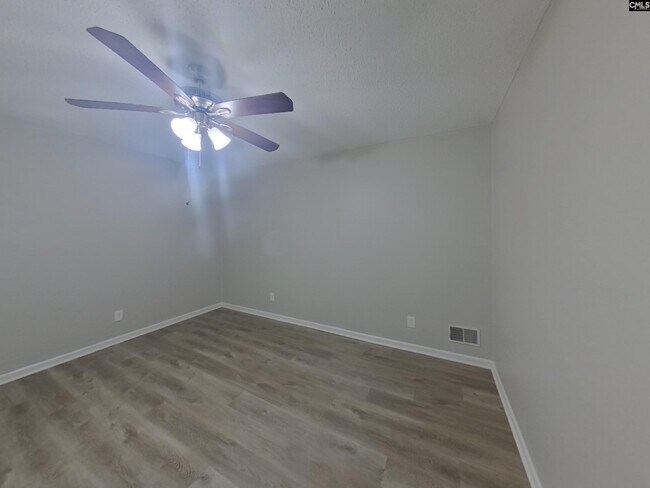 Building Photo - 530 N Royal Tower Dr