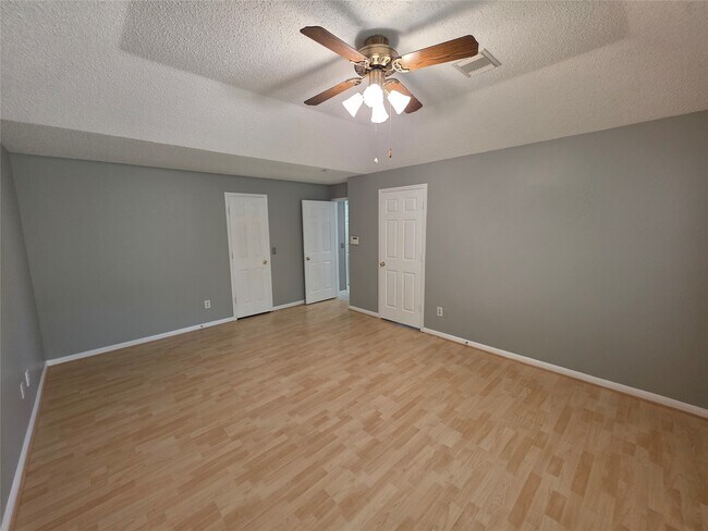 Building Photo - 19 Evening Song Ct