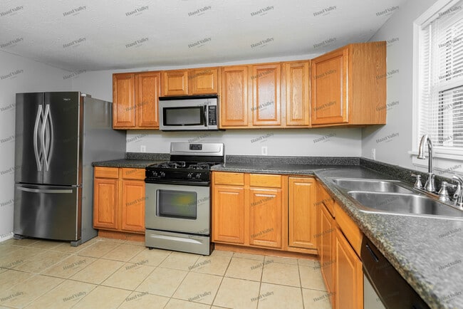 Building Photo - 1308 S 75th E Ave