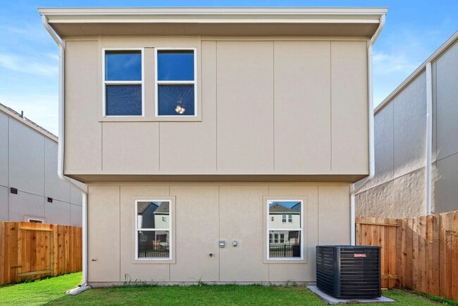 Building Photo - 1916 Huntly Chase Dr