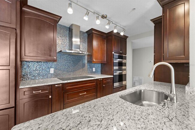 Building Photo - 700 S Harbour Island Blvd