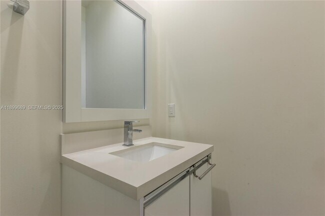 Building Photo - 10245 NW 63rd Terrace