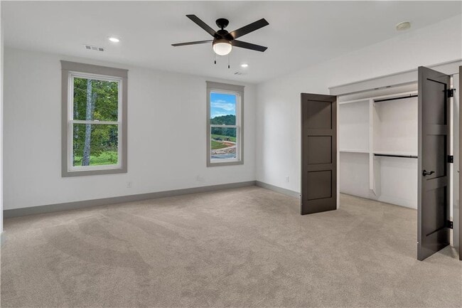 Building Photo - 54 Villa Rd