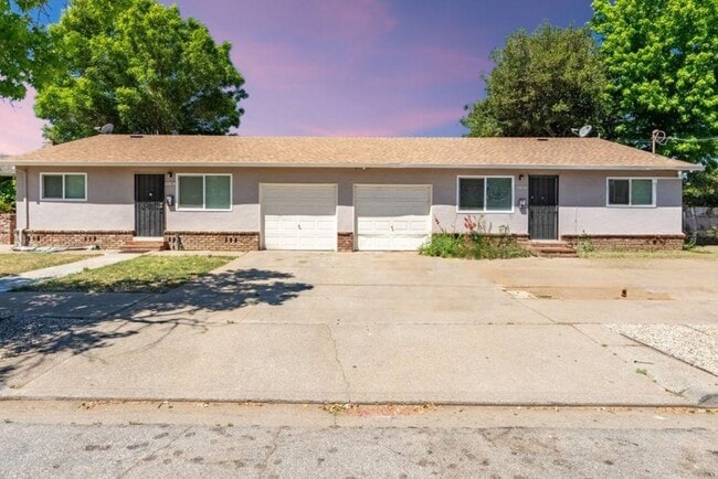 Primary Photo - 7191A Rosanna St