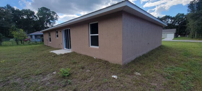 Building Photo - 3/2 Home No HOA Located In Ocala