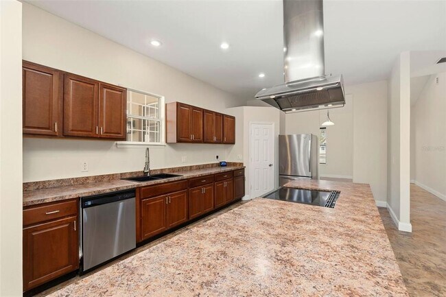 Building Photo - 5608 Kevin Ave