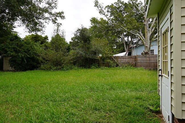 Building Photo - Adorable Three Bedroom in Beaufort