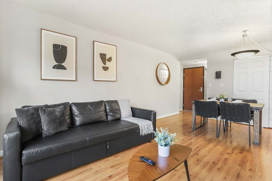 Building Photo - 401 12th St S