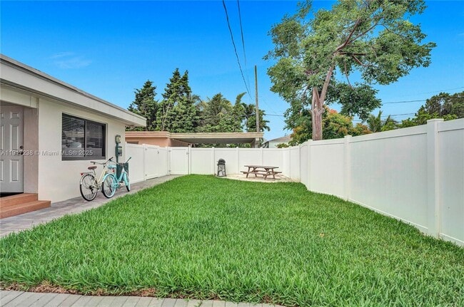 Building Photo - 1704 Rodman St