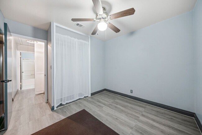 Building Photo - 6022 Castle Vw Dr