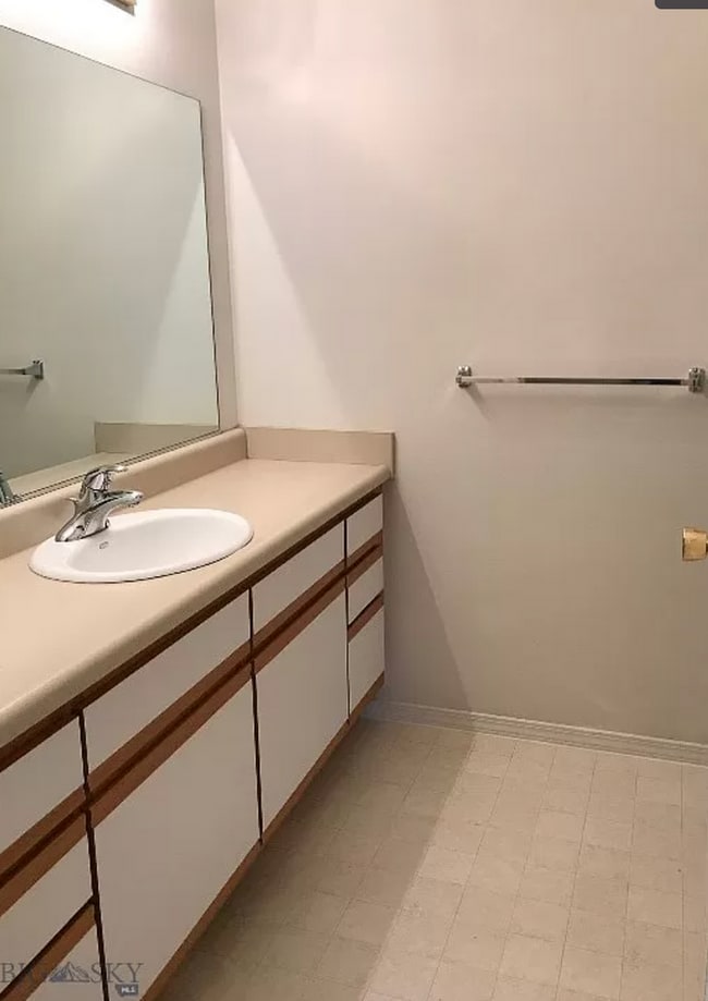 Building Photo - 3 Bedroom Apartment in Bozeman!