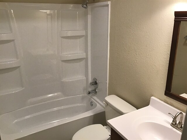 Building Photo - 7352 Woodside Dr