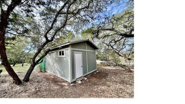 Building Photo - 1045 Hidden Hills Dr