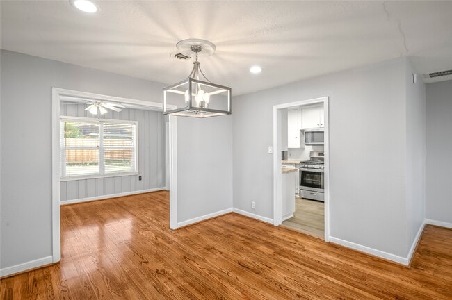 Building Photo - 8527 Greenbush St