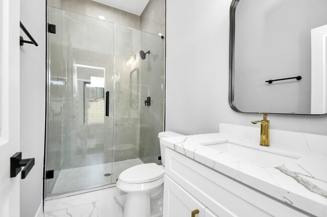 Building Photo - 4215 Rogers St