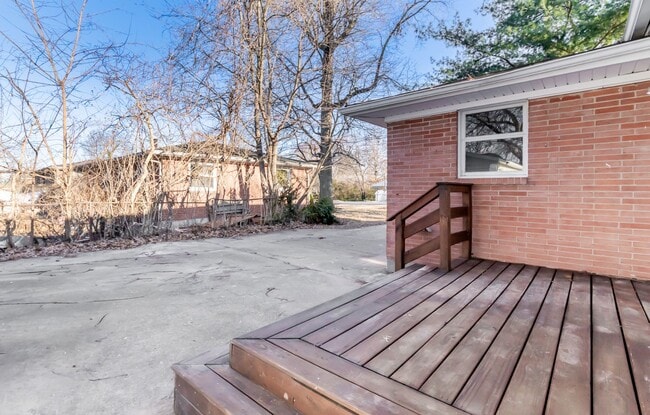 Building Photo - 4BR/2Ba house- Ready for new occupant!