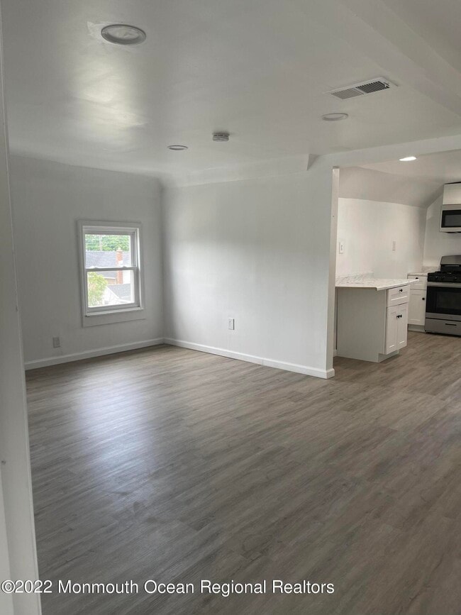 Building Photo - 309 2nd Ave