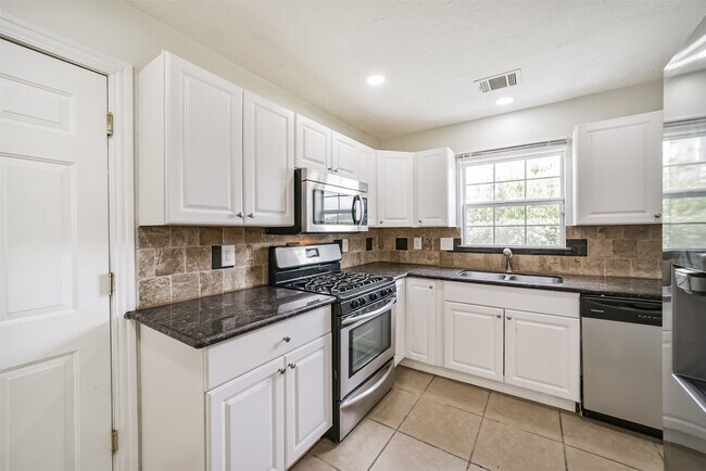 Building Photo - 1510 Tarley St
