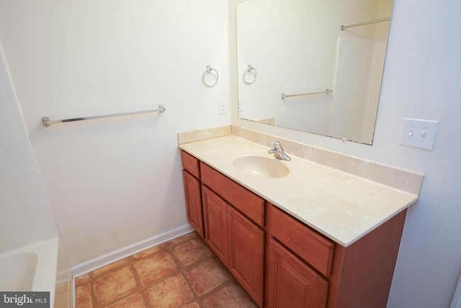 Building Photo - 403 Parkview Ct