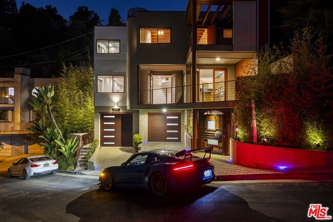 Building Photo - 2222 Bancroft Ave