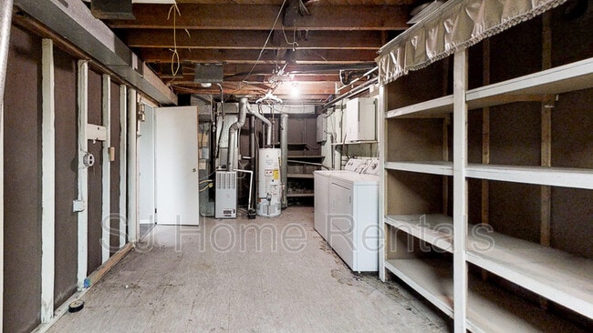 Building Photo - 1107 Hickory St
