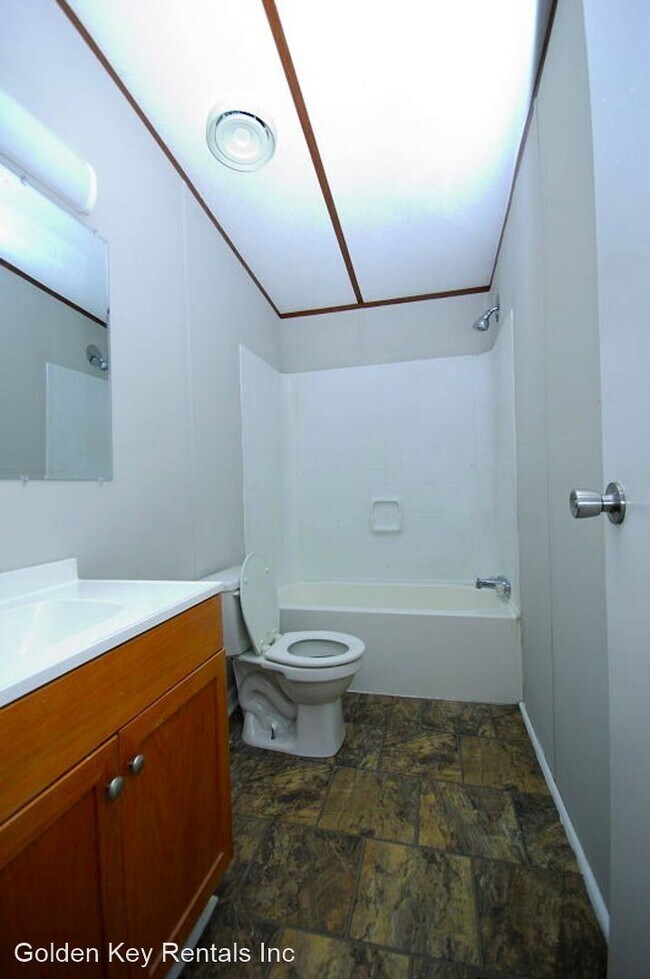 Building Photo - 3 br, 2 bath House - 304 Princeton Rd.