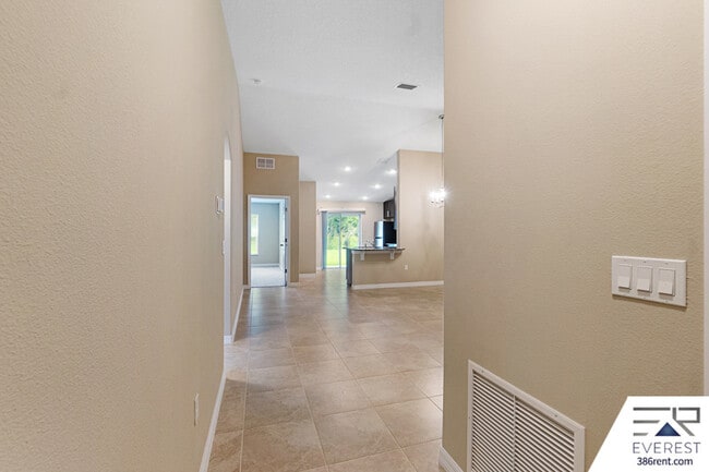 Building Photo - 3 Slumber Path