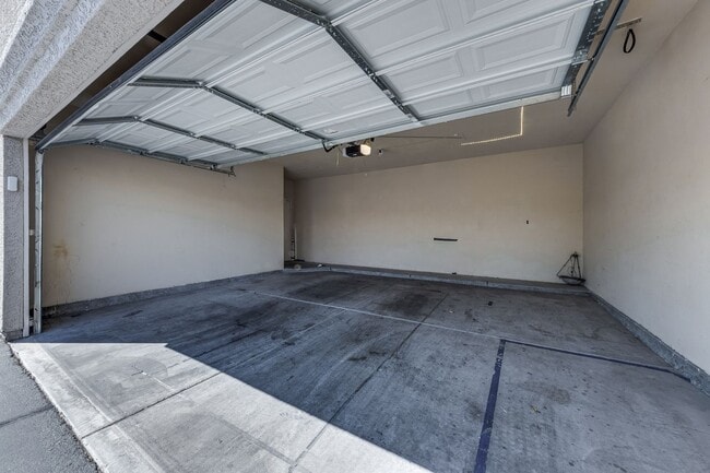 Building Photo - Move-In Ready Condo with Private Balcony & Modern Upgrades