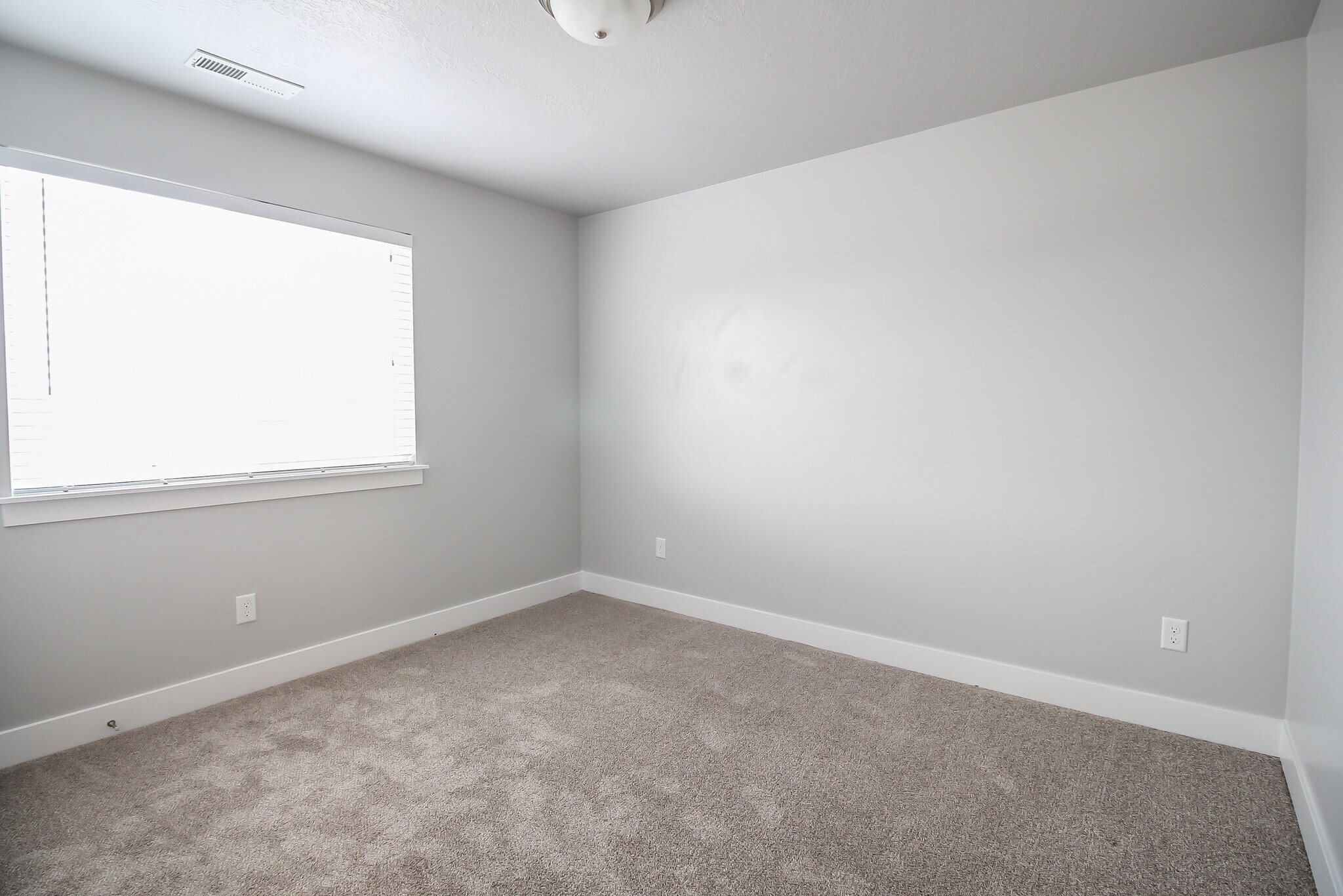 Building Photo - 4901 W Spire Way