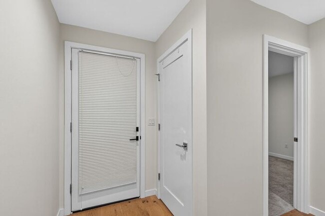 Building Photo - ULTRA-MODERN Townhome w/AC and Views in the Heart of Eastlake!