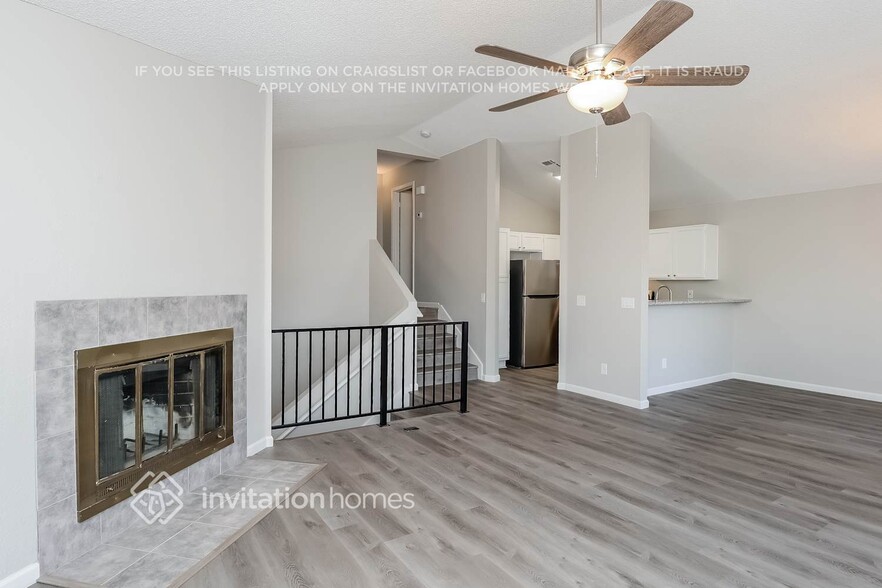Building Photo - 921 S Val Vista Dr