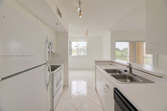 Building Photo - 2600 S University Dr