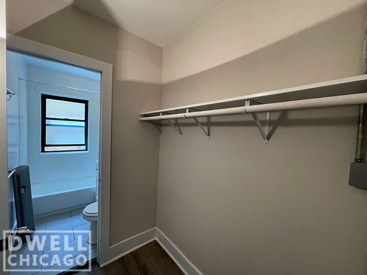 Building Photo - 2342 N Spaulding Ave