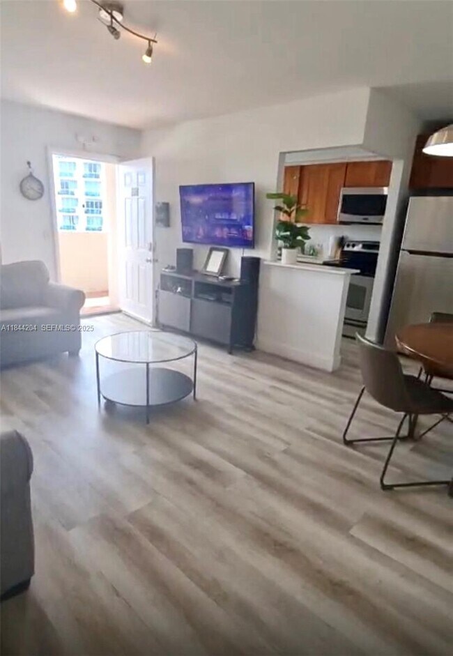 Building Photo - 7904 West Dr