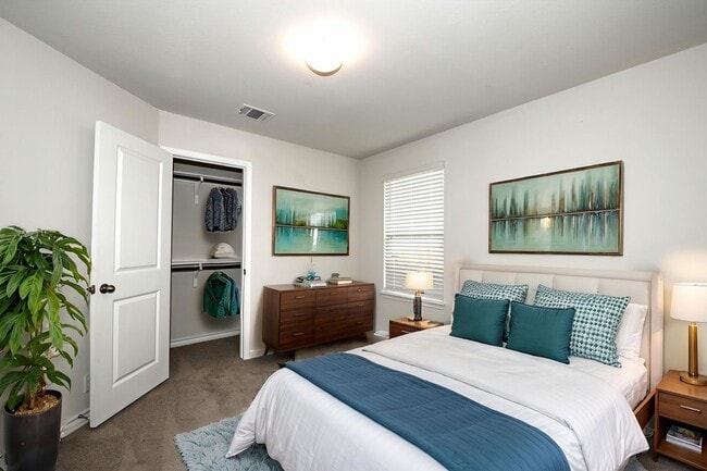 Building Photo - SINGLE STORY LIVING  |  RESORT STYLE AMENI...